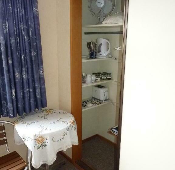 디럭스 스위트, Lesley's Bed And Breakfast