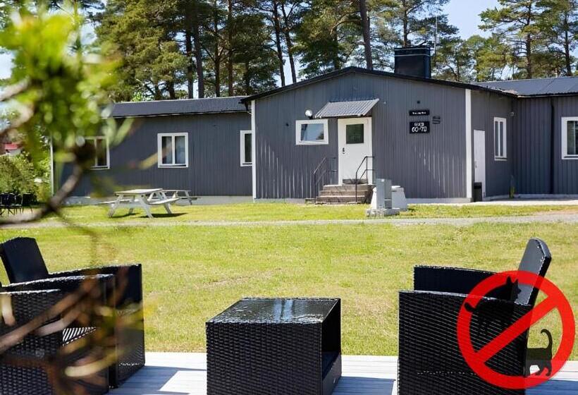 家庭间, Stf Hostel Lärbro/grannen