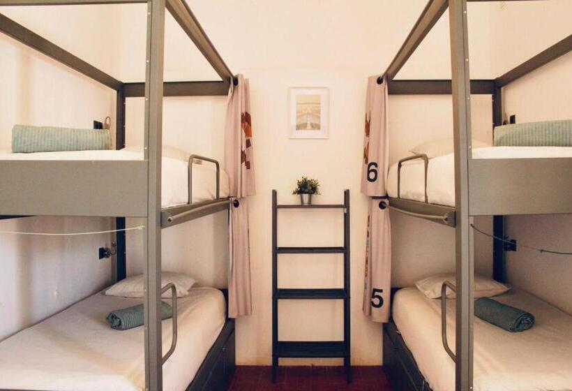 공동 객실, The Lighthouse Hostel