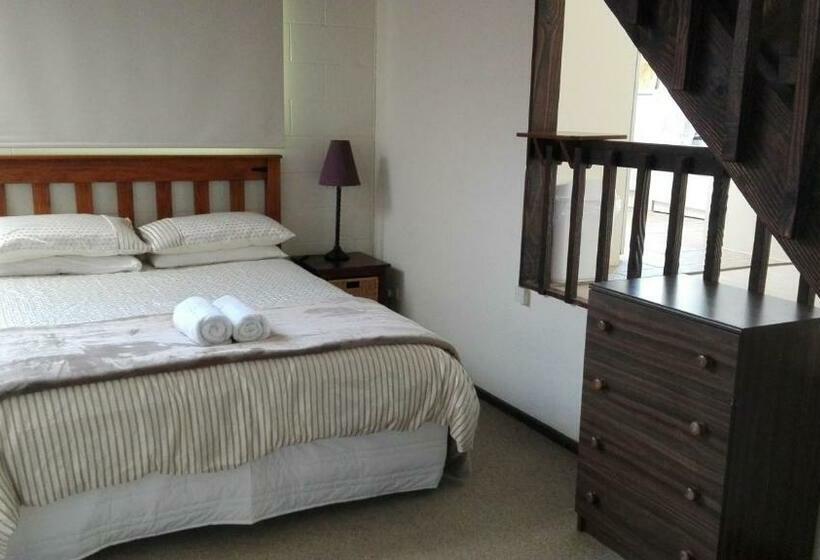 Студия Стандарт, Waters Edge B&b