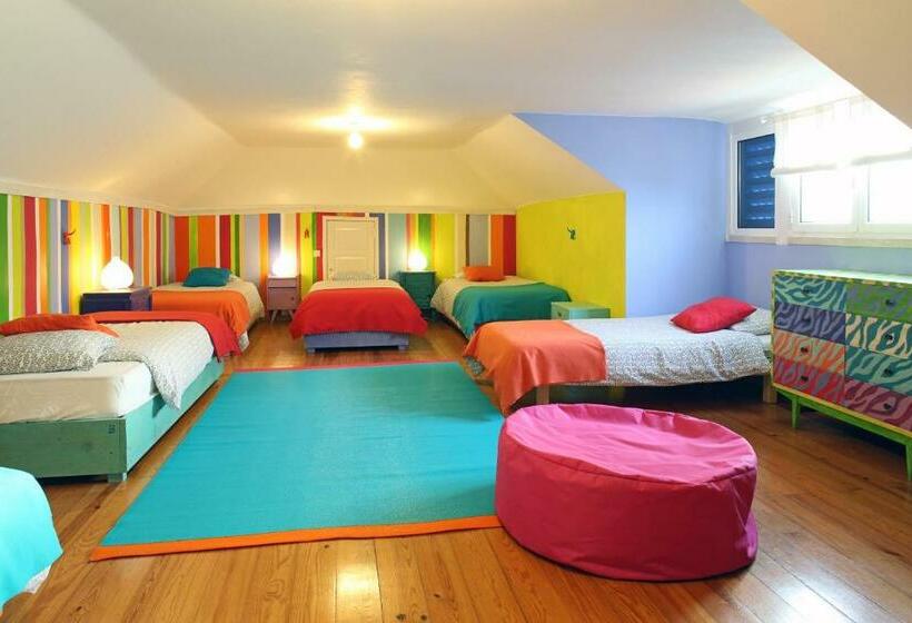 Кровать в Общей Комнате, Chill In Ericeira Surf House