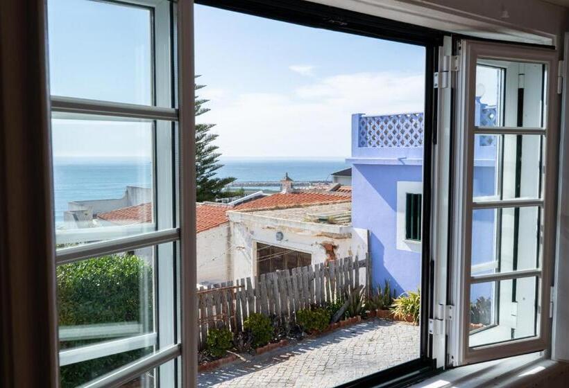 Кровать в Общей Комнате, Chill In Ericeira Surf House