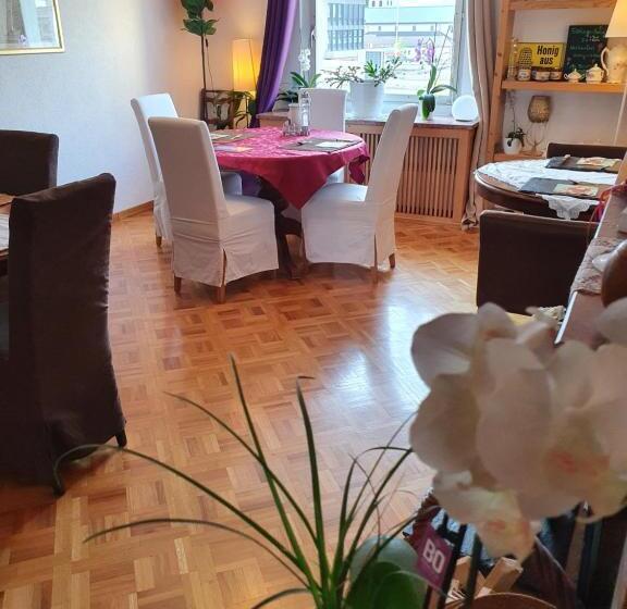 带共用浴室的标准房间, Bnb Haus Weibel