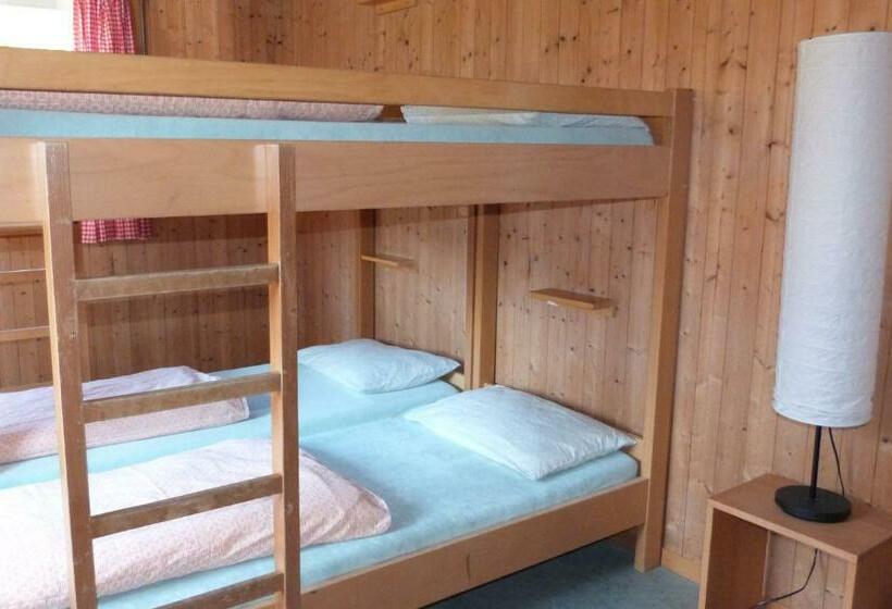 Номер Стандарт Четырехместный Совместный Санузел, Brienz Youth Hostel