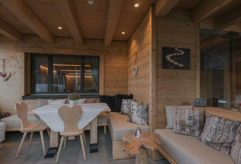 اتاق لوکس با بالکن, Caschu Alp Boutique Design Hotel Stoos   Adults Only
