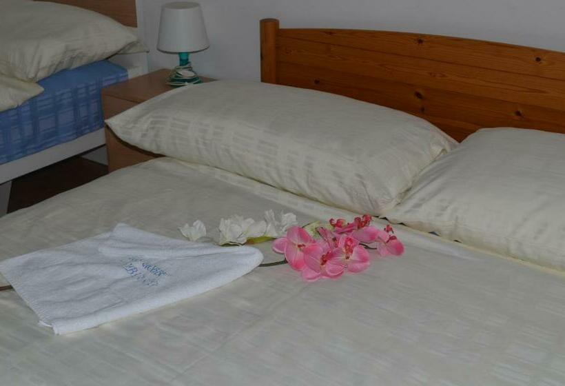 اتاق استاندارد چهار تخته, San Giobbe