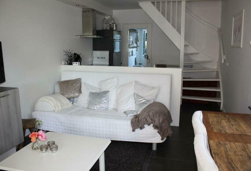带1个卧室的带阳台的公寓, Magnolia Appartement