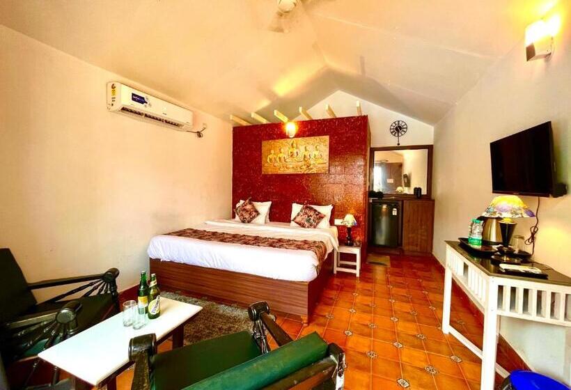 Номер Стандарт Вид на Бассейн, The Winterline Beach Resort, Goa