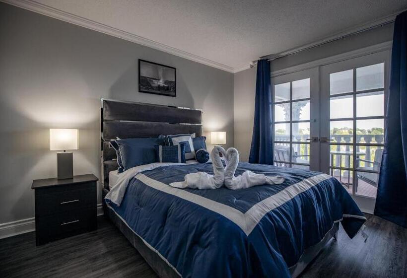اتاق لوکس با بالکن, Niagara Luxury Suites