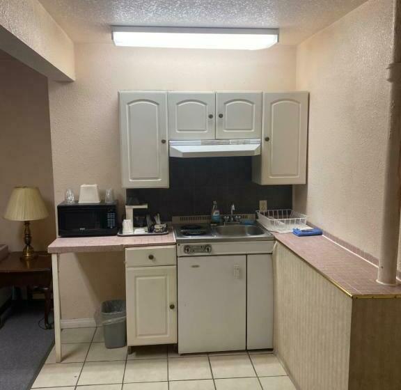 اتاق استاندارد, Chinook Motel