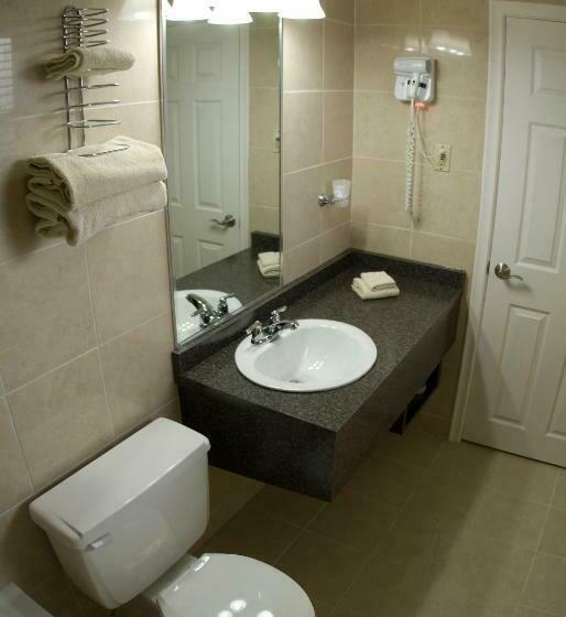 Standardrum, Falls Manor Resort