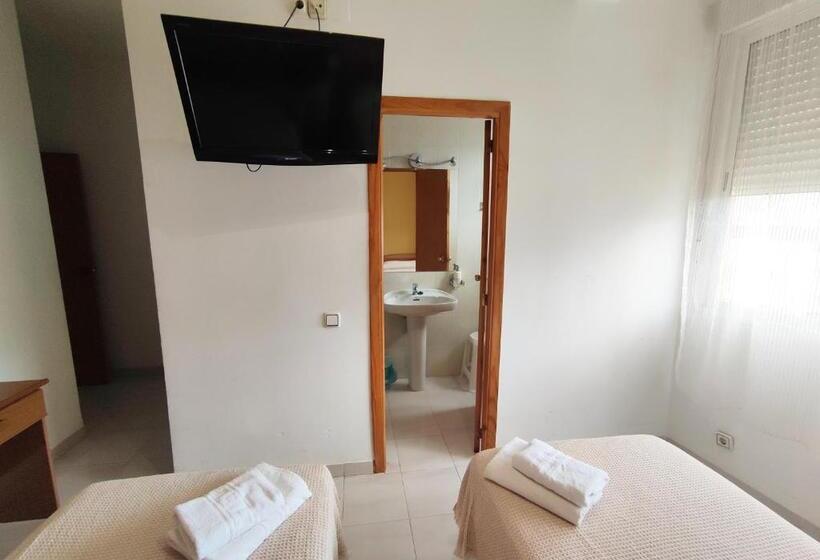 Номер Стандарт, Hostal Neus