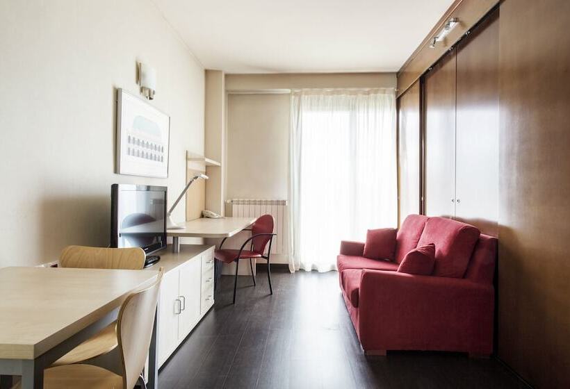 컴포트 스튜디오, Residencia Universitaria Giner De Los Ríos