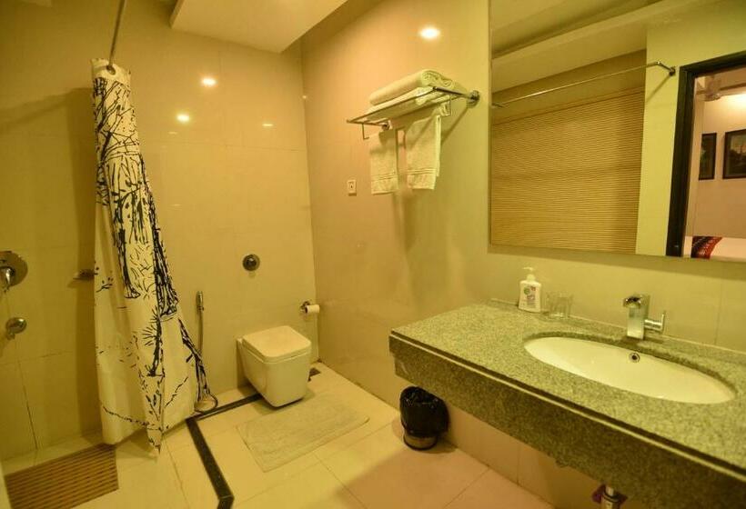 标准间, Dibrugarh Club House
