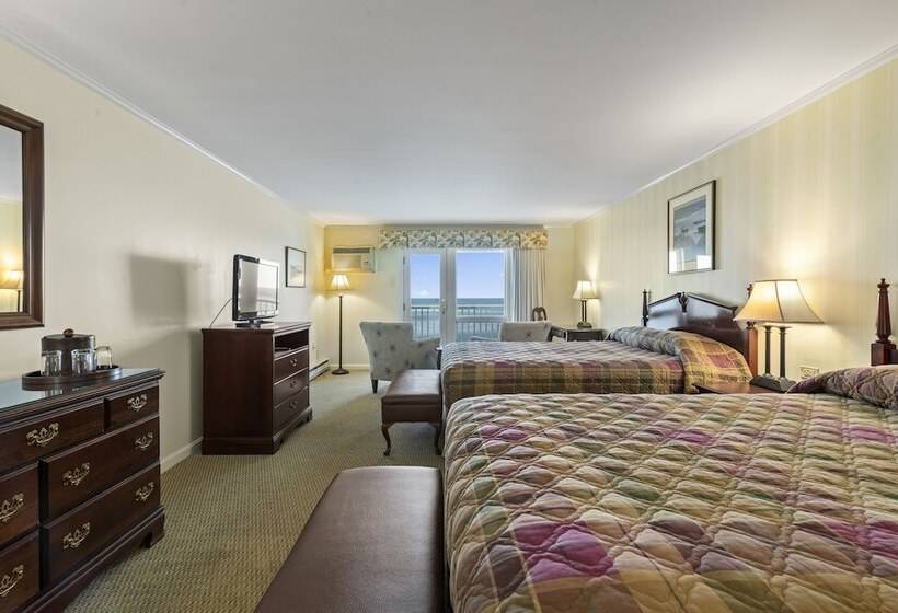 חדר סופריור לארבעה, The Sparhawk Oceanfront Resort