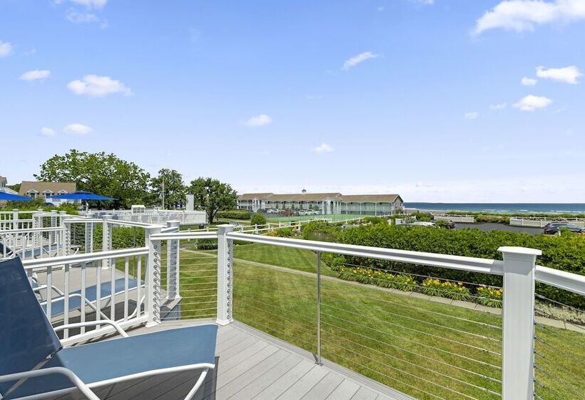 חדר דלוקס לארבעה, The Sparhawk Oceanfront Resort