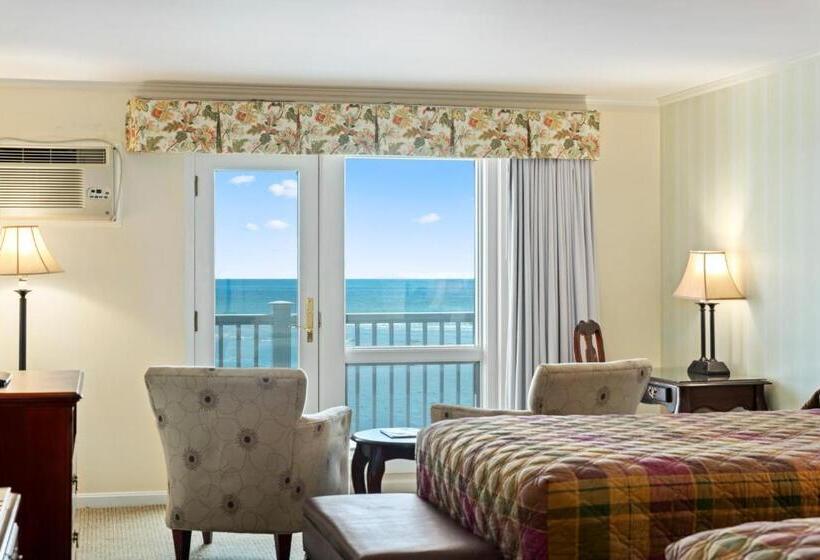חדר דלוקס לארבעה, The Sparhawk Oceanfront Resort