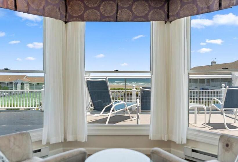 Номер Deluxe, The Sparhawk Oceanfront Resort