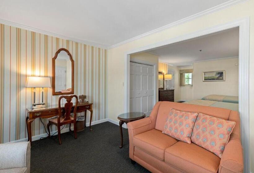 Четырехместный Номер Стандарт, The Sparhawk Oceanfront Resort
