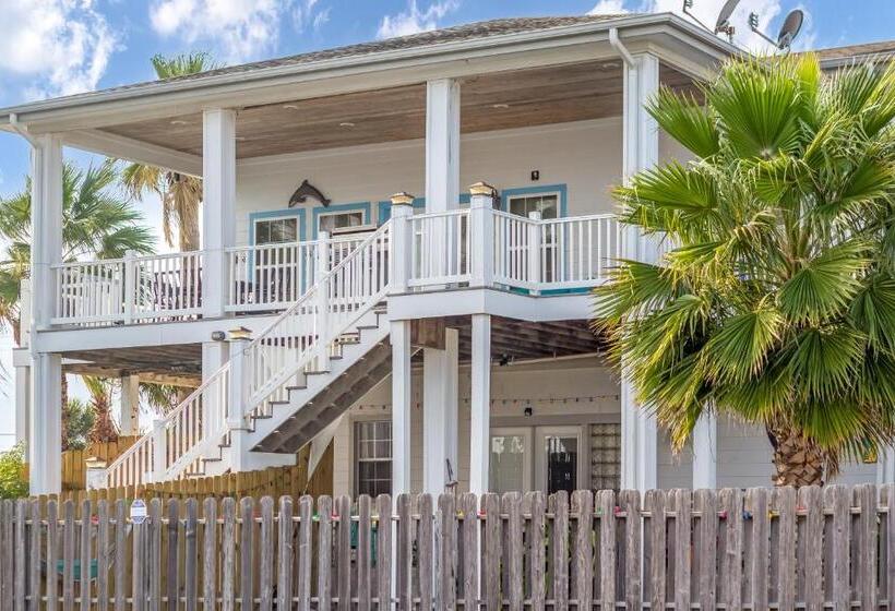 آپارتمان 2 خوابه, Tropic Island Resort