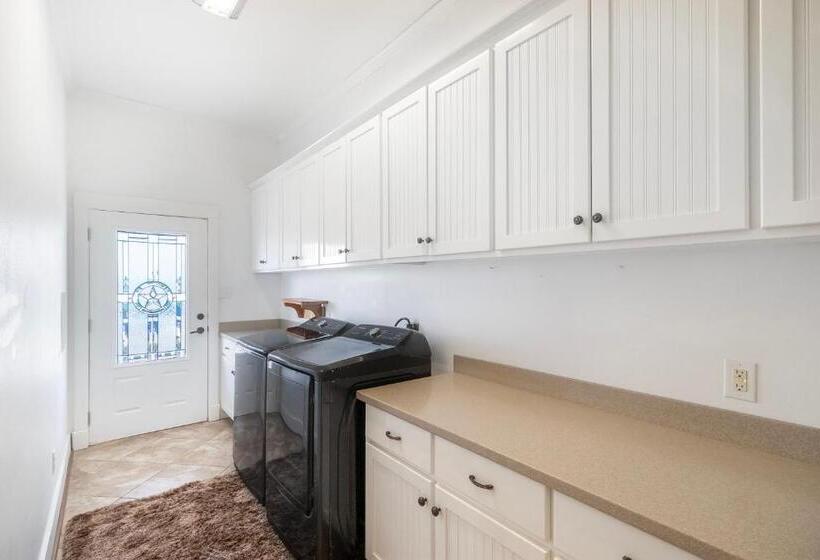 آپارتمان 2 خوابه, Tropic Island Resort