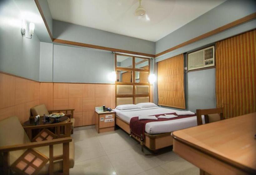 Номер Executive, Sree Bharani Hotels