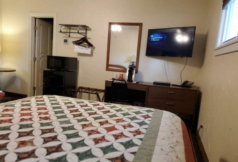 Номер Стандарт, Three Forks Lewis & Clark Motel