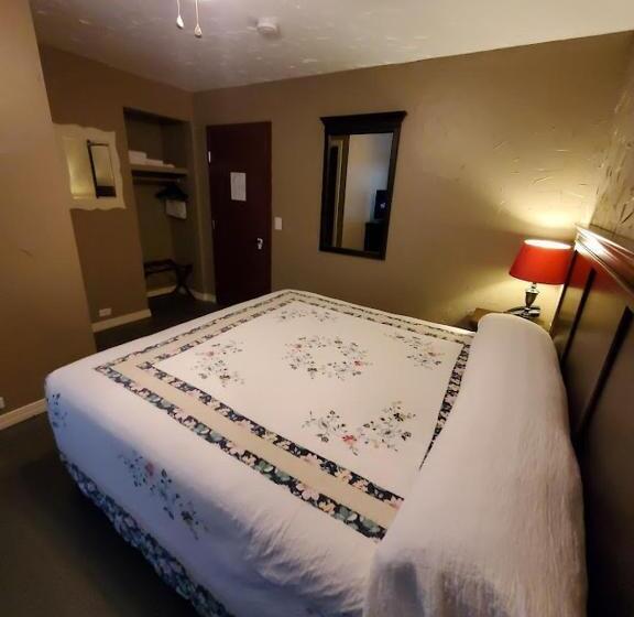 Стандартный Номер Кровать Кинг, Three Forks Lewis & Clark Motel