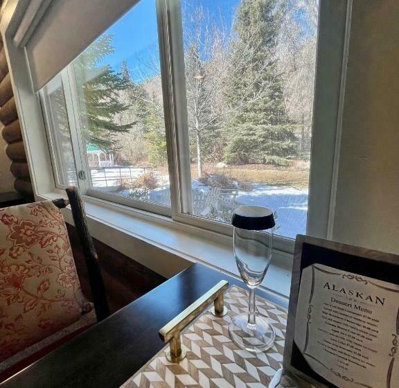 Люкс Кровать Кинг, Alaskan Inn