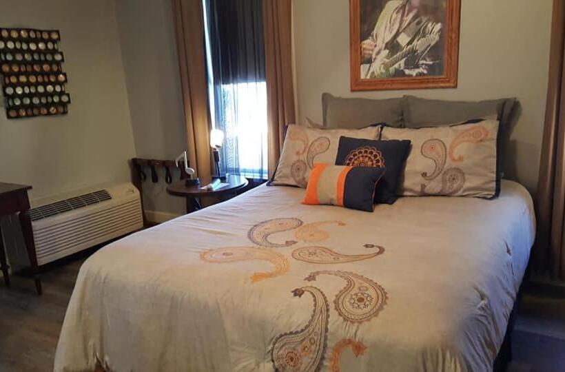 Номер Стандарт с Гидромассажем, Full Moon Inn