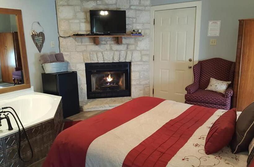 Номер Deluxe с Гидромассажем, Full Moon Inn