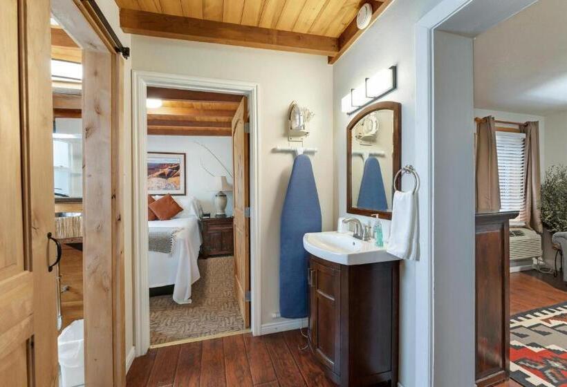Президентский Люкс, Stone Lizard Lodge