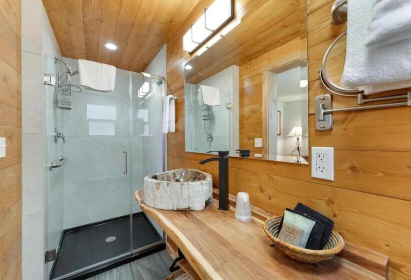 Номер Deluxe, Stone Lizard Lodge