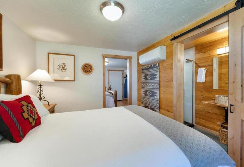 Номер Deluxe, Stone Lizard Lodge