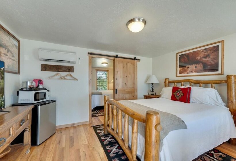 Номер Deluxe, Stone Lizard Lodge
