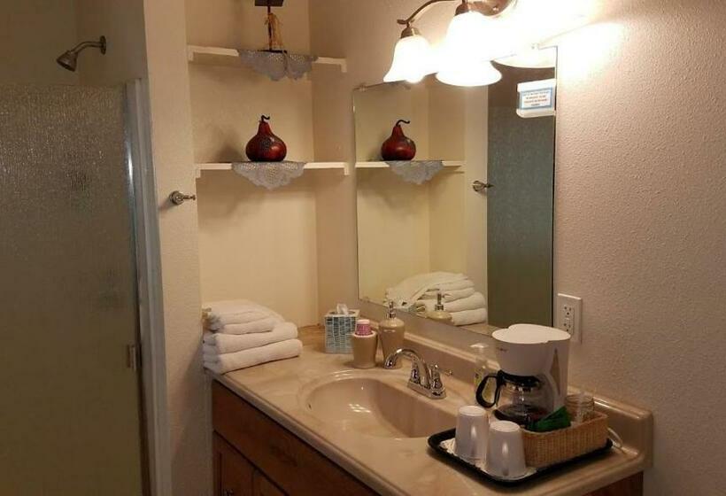 Четырехместный Номер Стандарт, Yosemite Nights B&b