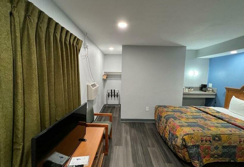 스탠다드 룸 더블 침대 2개, Bishop Elms Motel