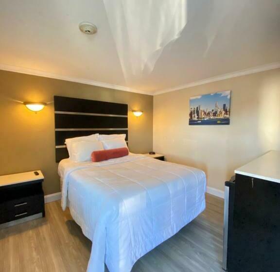 Номер Стандарт, Relax Inn North Babylon