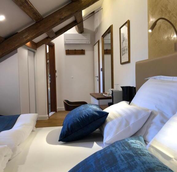 חדר דחוקס עם מיטת קינג, Oblivion Luxury Rooms