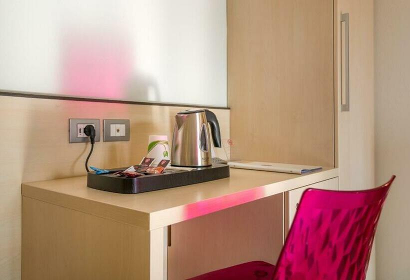 اتاق خانوادگی, Miorelli