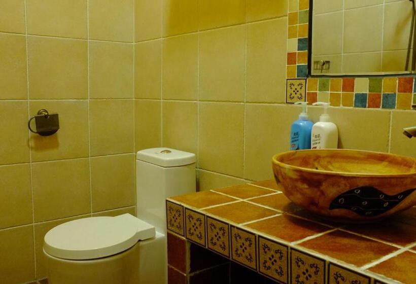 חדר סטנדרט לשלושה, Yangshuo Eden Inn