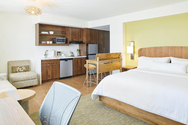 استودیو استاندارد با تخت کینگ, Element West Des Moines