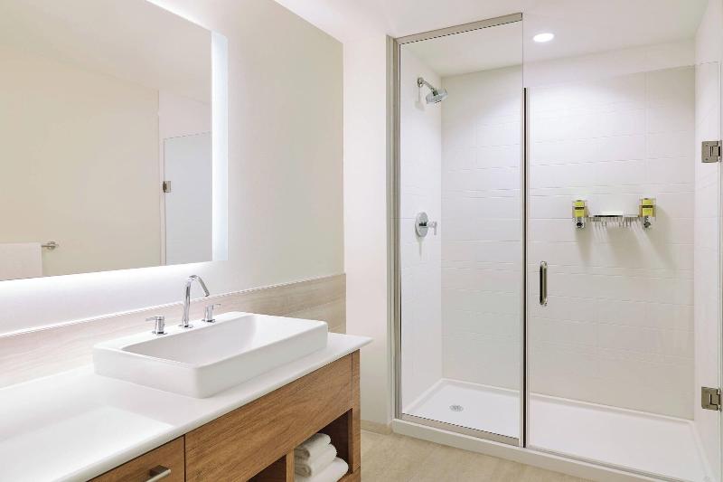 اتاق استاندارد با تخت بزرگ, Element West Des Moines