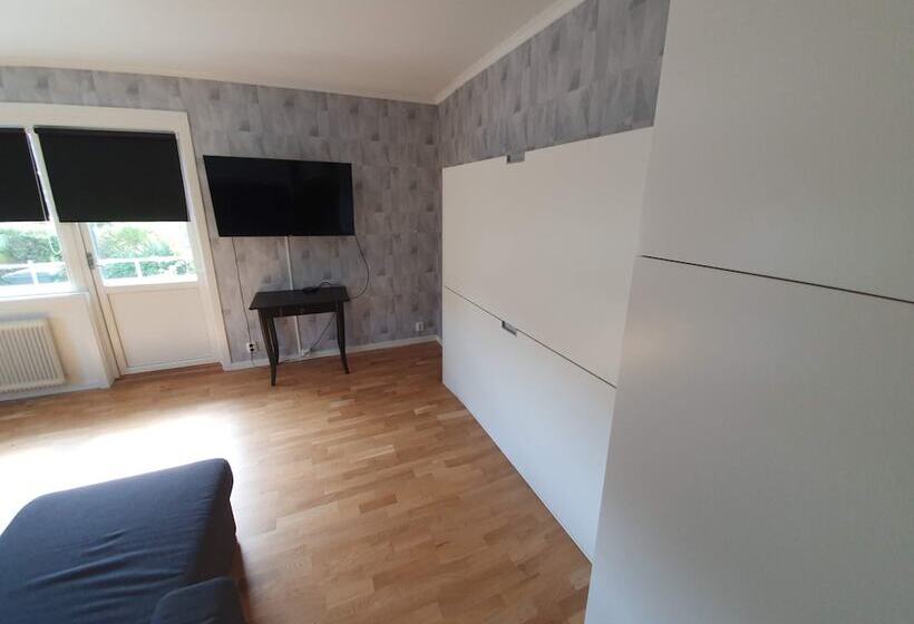 Апартаменты 1 Спальня с Балконом, Gävle Pendlarlägenhet