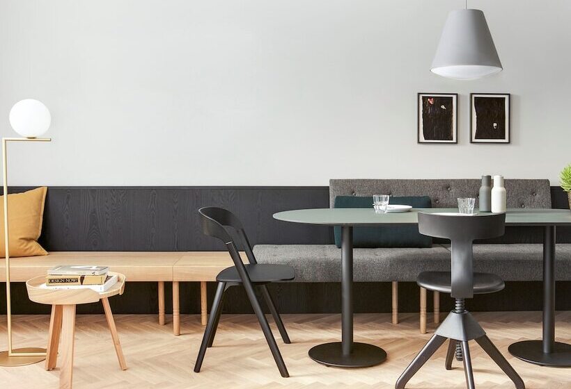 Апартаменты Комфорт 1 Спальня, Melter Hotel & Apartments   A Neighborhood