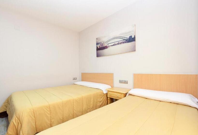 Номер Стандарт Трехместный, Olympia Ronda Hostel