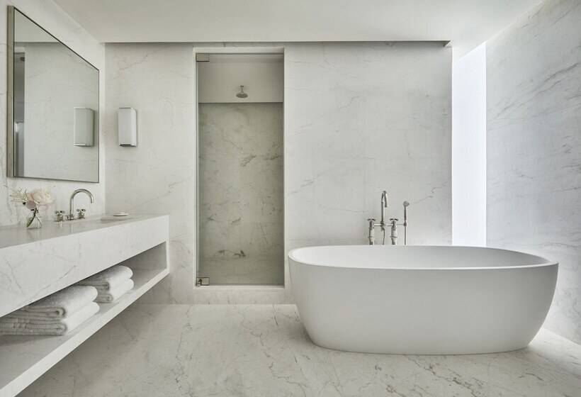 جناح لذوى الاحتياجات الخاصة, Four Seasons Hotel At The Surf Club