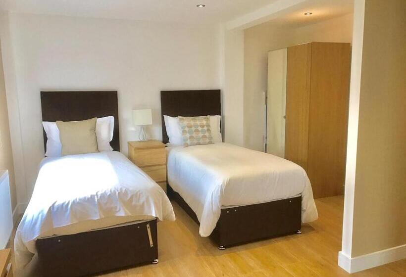 Номер Стандарт, Ilford Tower Apartments