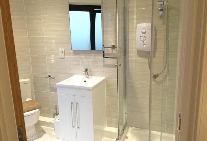 Апартаменты 2 Спальни, Ilford Tower Apartments