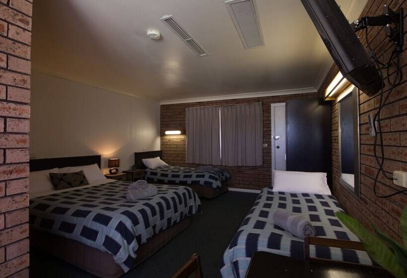 Семейный Номер, Tuncurry Motor Lodge